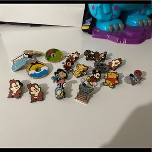 Disney pins
